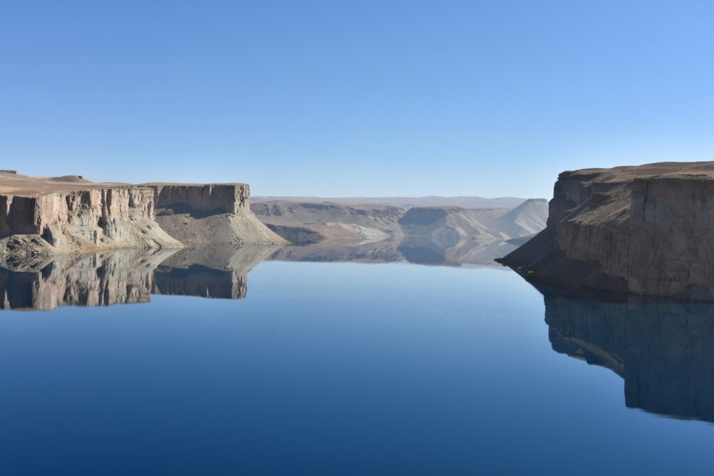 Deadly Border Clashes Erupt Between Afghanistan and Pakistan