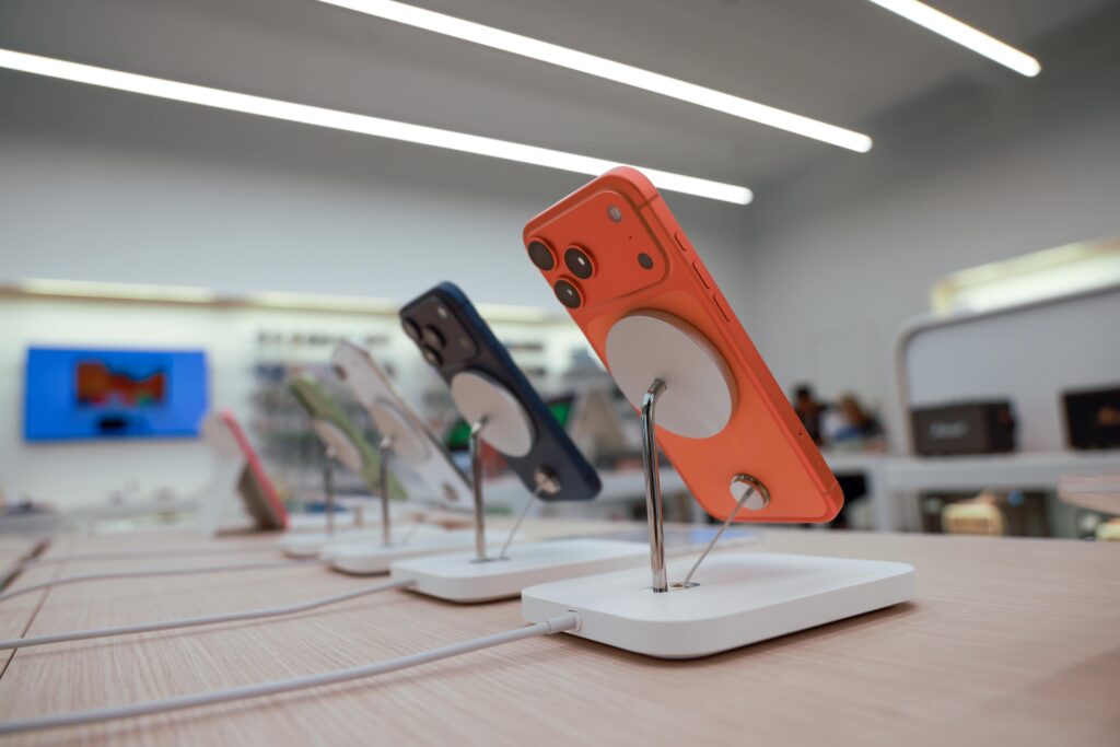 iPhone Sales Power Record-Breaking Quarter