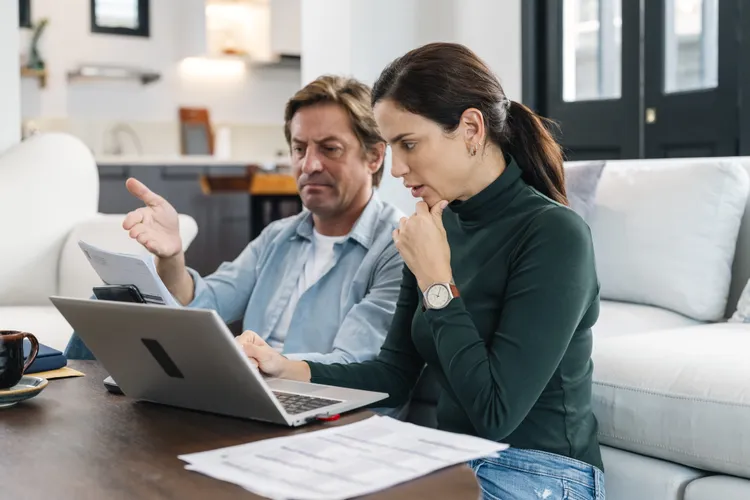 Americans Financial Strain Reaches New High Americans Financial Strain Reaches New High