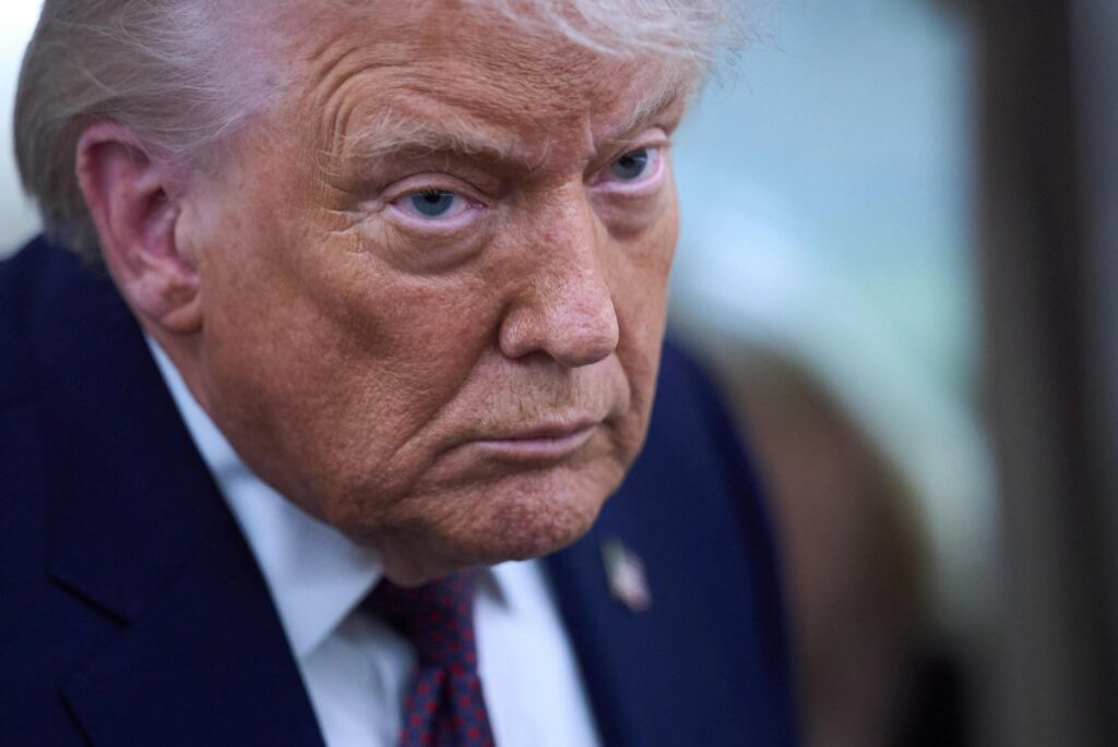 Trump Demands Iran Surrender as Strait Standoff Grows Trump Demands Iran Surrender as Strait Standoff Grows
