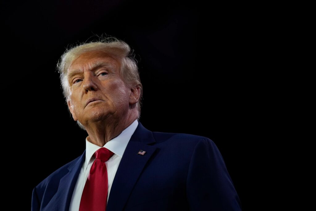 Trump Expands Midterm Campaign Push