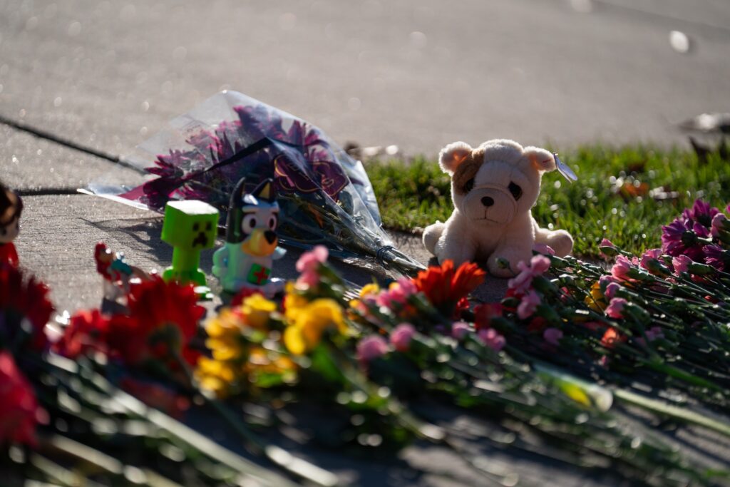 Bend Mourns Victims of School Shooting Bend Mourns Victims of School Shooting