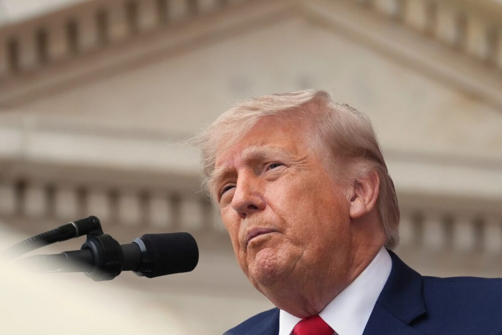 Trump Approval Rating Falls Before Midterms