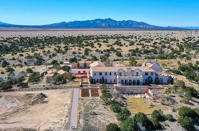 Epstein Estate Aides Face New Mexico Lawsuit Epstein Aides Face New Mexico Lawsuit